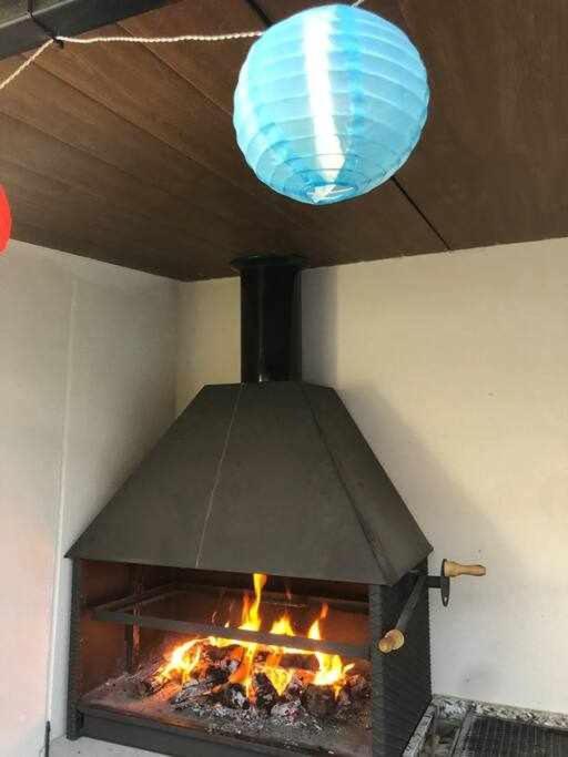 Alojamiento El Pez Casa Con Piscina Climatizada Villafranca de los Caballeros Kültér fotó