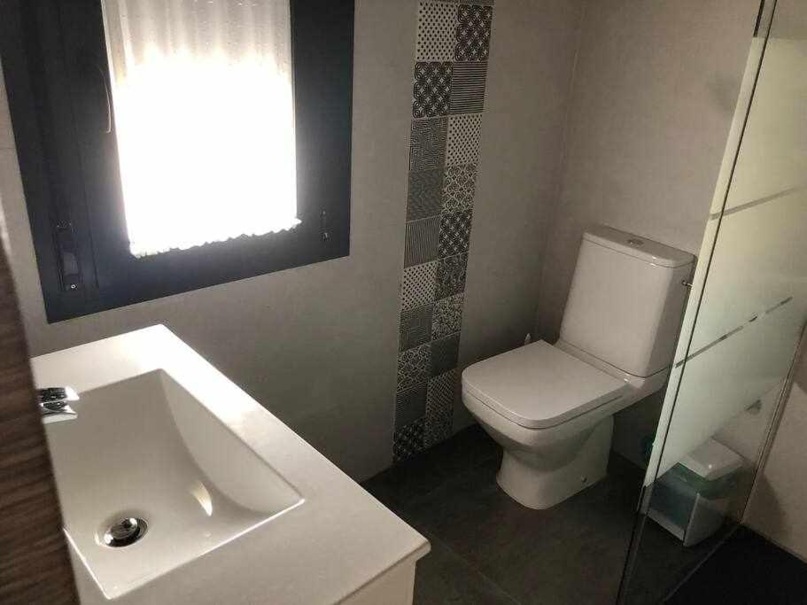 Alojamiento El Pez Casa Con Piscina Climatizada Villafranca de los Caballeros Kültér fotó