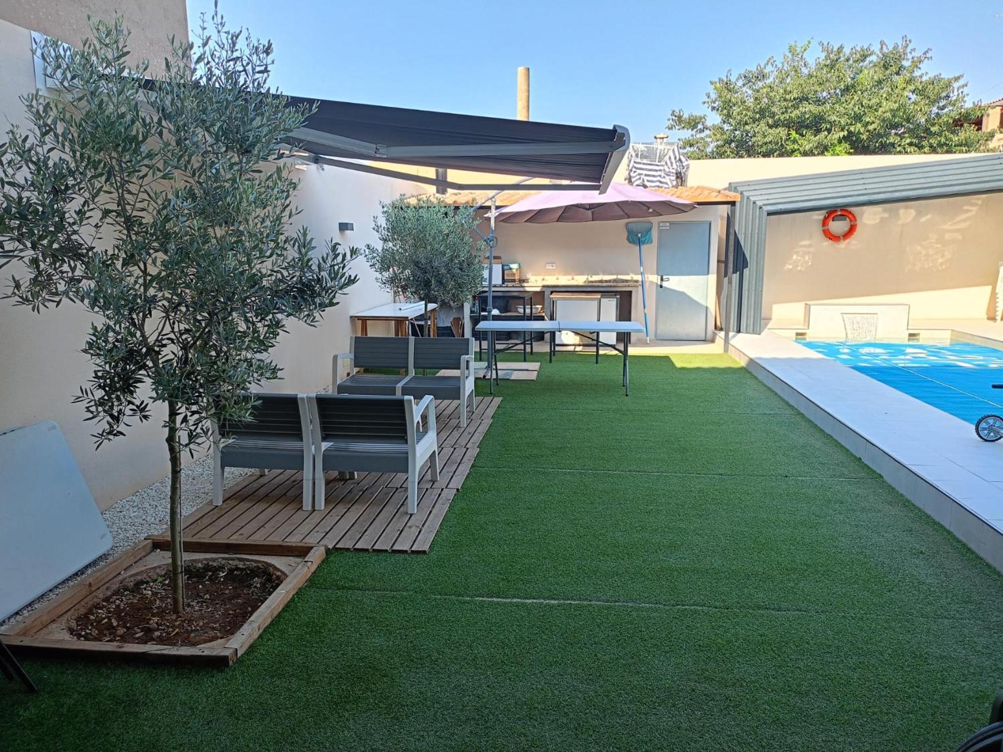 Alojamiento El Pez Casa Con Piscina Climatizada Villafranca de los Caballeros Kültér fotó